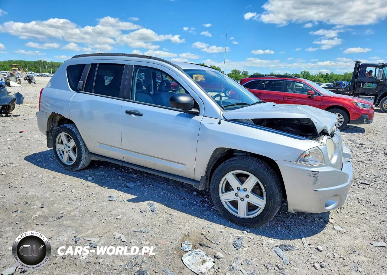 2007 Jeep Compass VIN:1J8FT47W17D386085 - 4