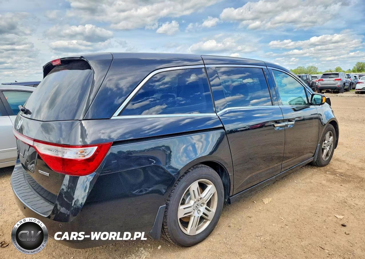 2012 Honda Odyssey Touring VIN:5FNRL5H97CB068929 - 3