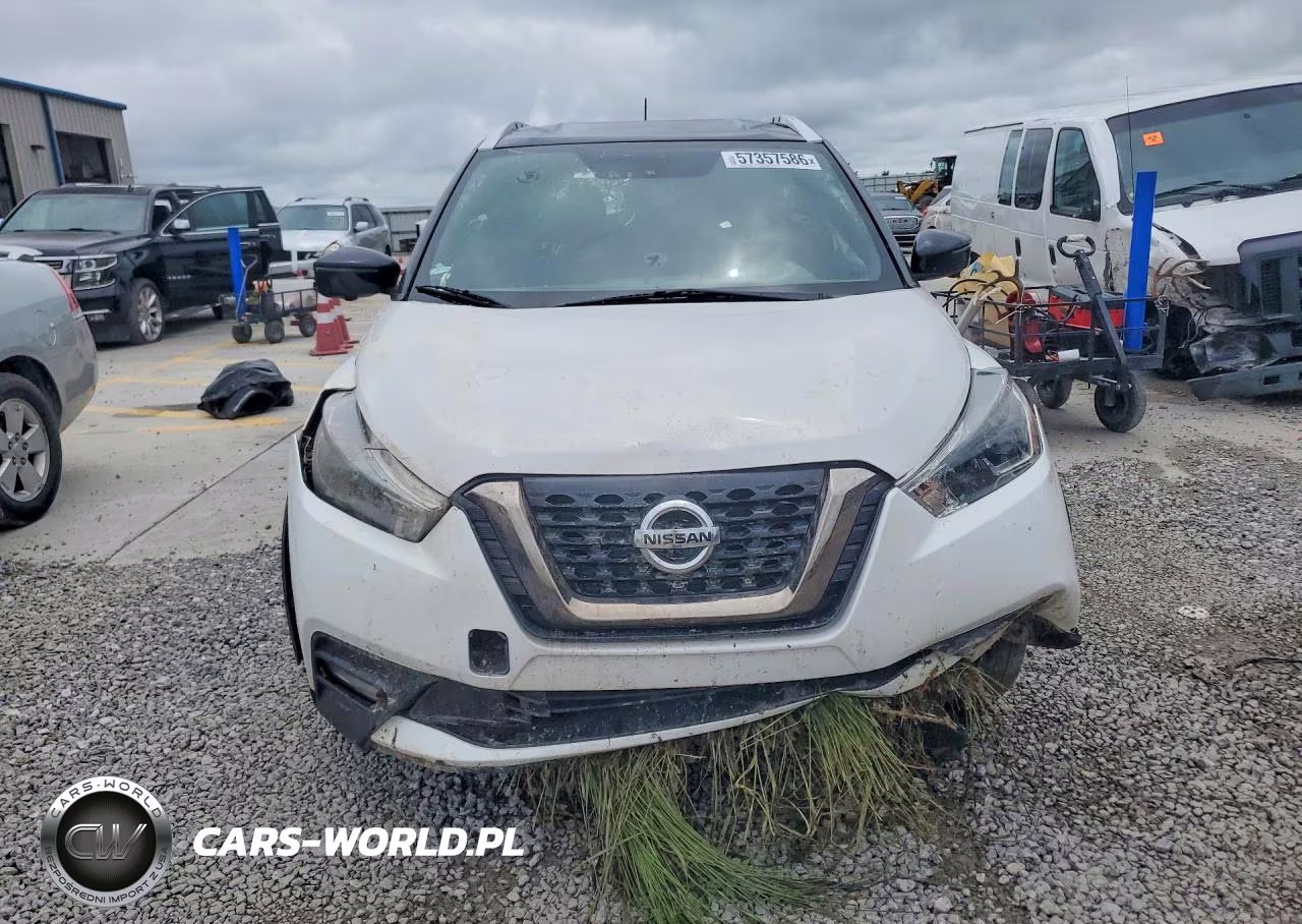 2019 Nissan Kicks Sr VIN:3N1CP5CU2KL568280 - 5