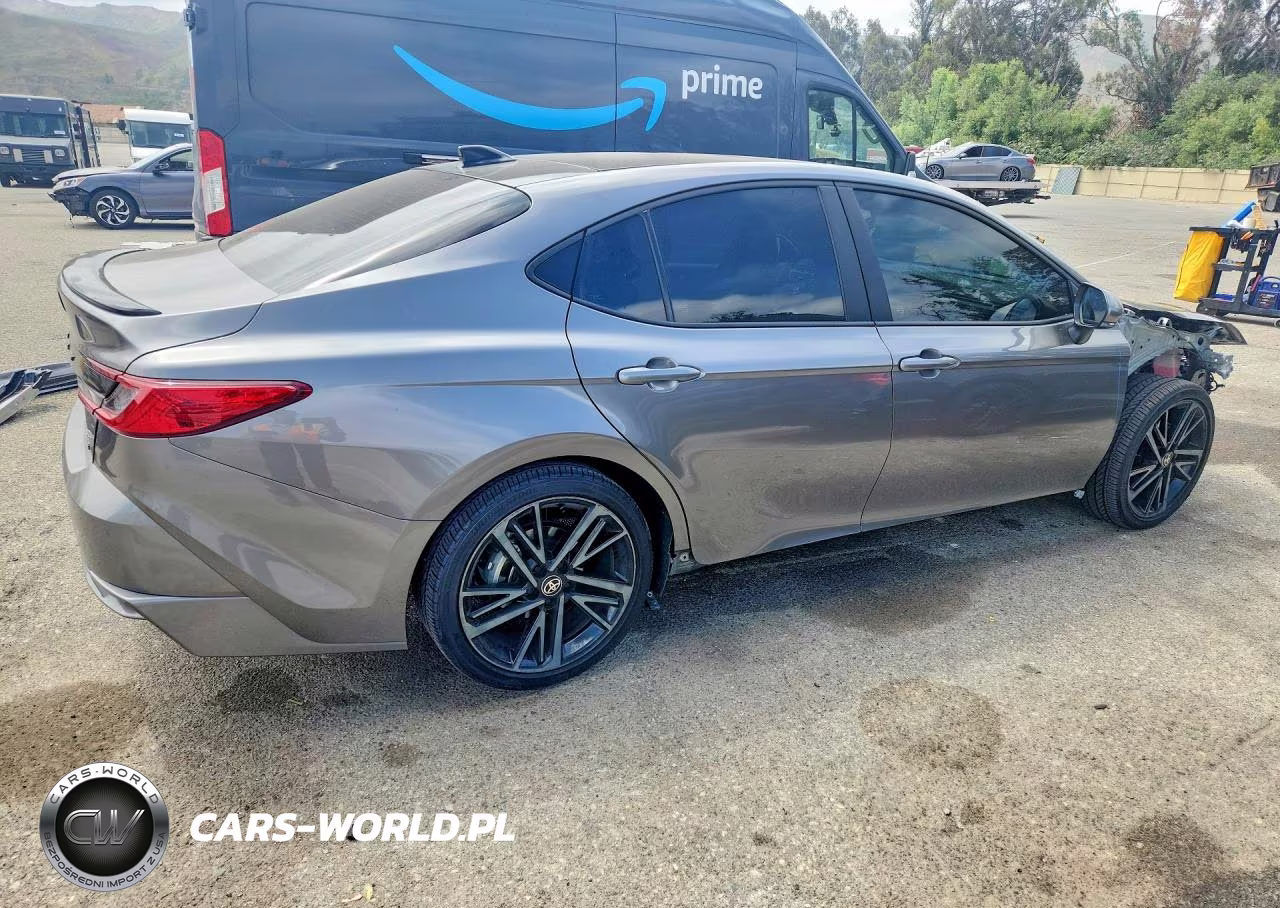 2026 Toyota Camry Xse VIN:4T1DAACK7TU701631 - 3