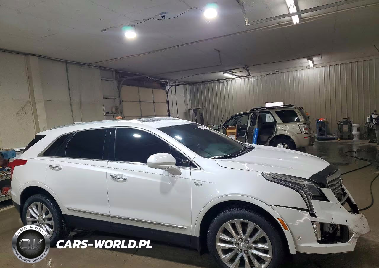 2017 Cadillac Xt5 Platinum VIN:1GYKNFRS0HZ306389 - 4