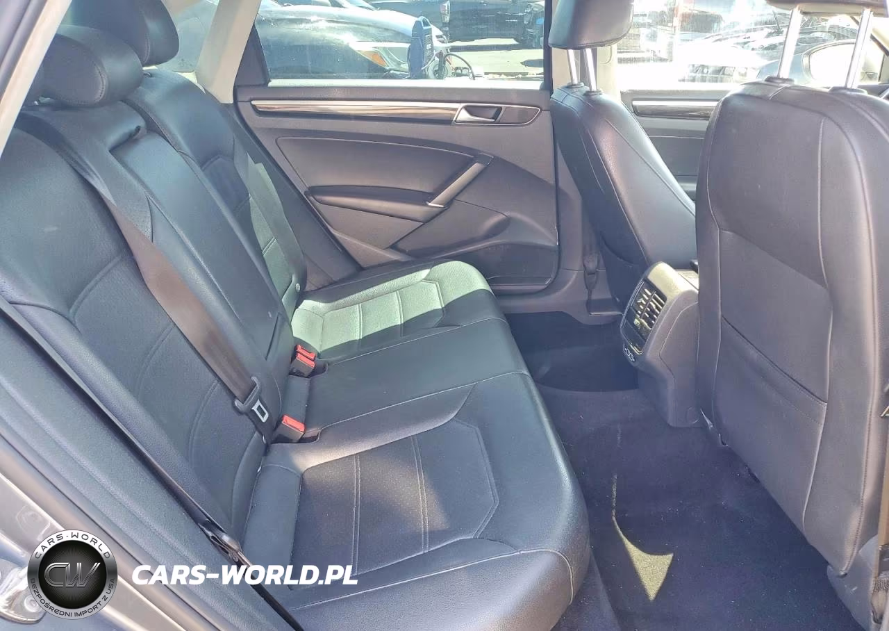 2019 Volkswagen Passat Se R-Line VIN:1VWMA7A36KC006318 - 10
