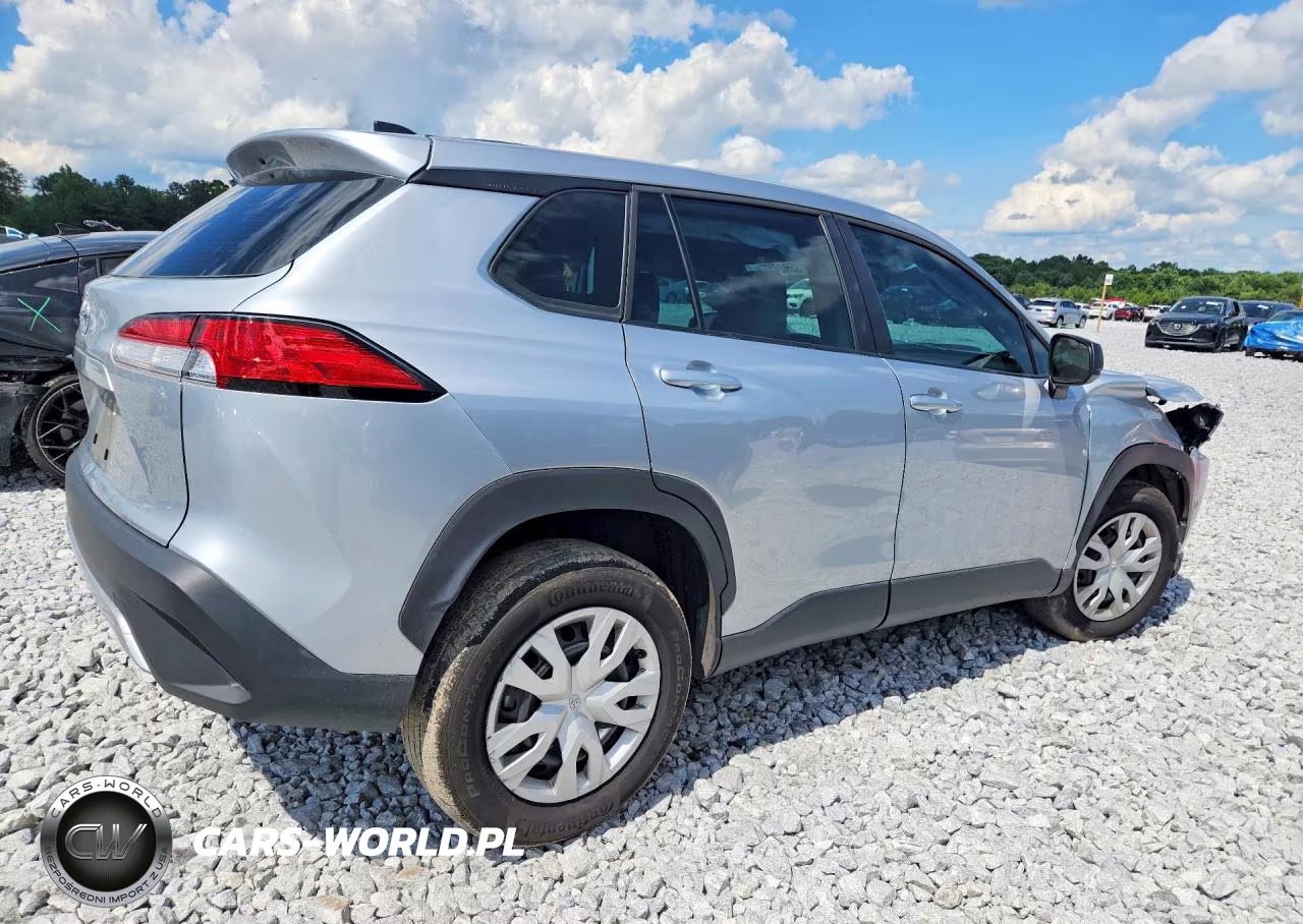2023 Toyota Corolla Cross L VIN:7MUAAAAG4PV046396 - 3