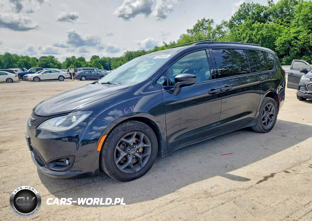 2018 Chrysler Pacifica Touring L Plus