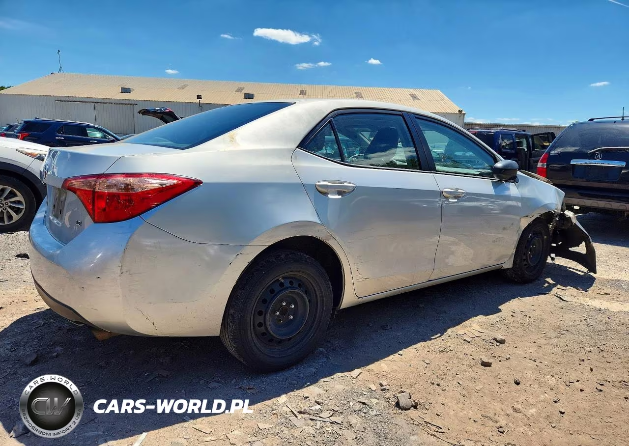 2017 Toyota Corolla Le VIN:2T1BURHEXHC854092 - 3