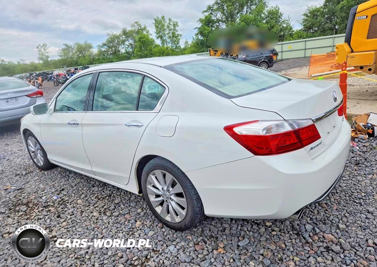 2015 Honda Accord Touring VIN:1HGCR3F97FA011107 - 2