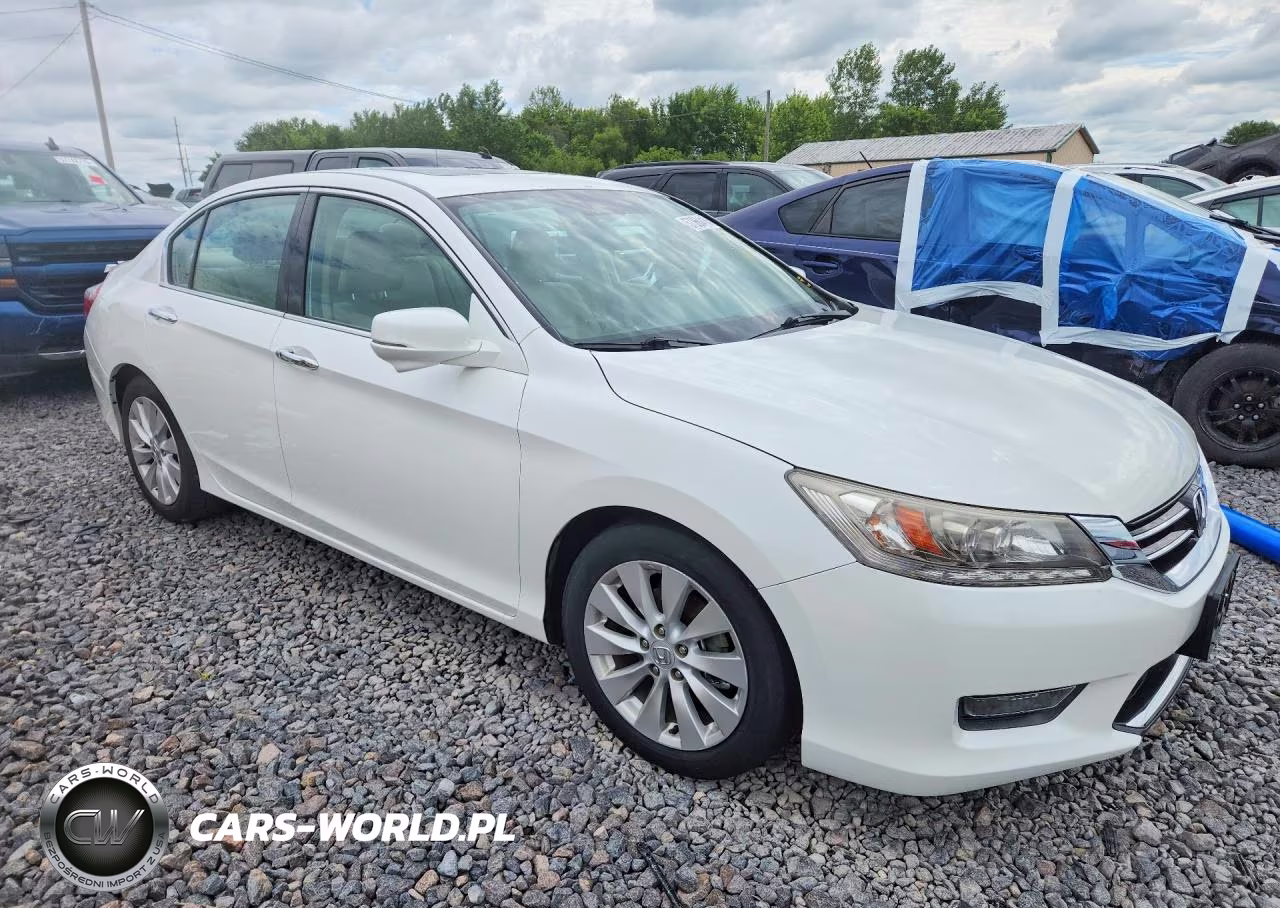 2015 Honda Accord Touring VIN:1HGCR3F97FA011107 - 4