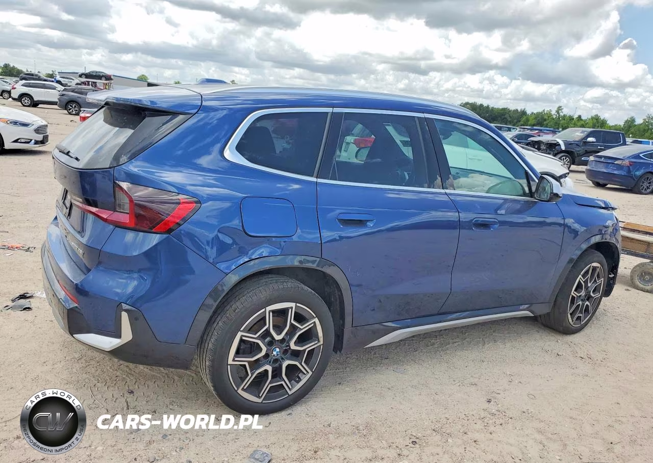2023 BMW X1 xDrive28I VIN:WBX73EF00P5W15142 - 3