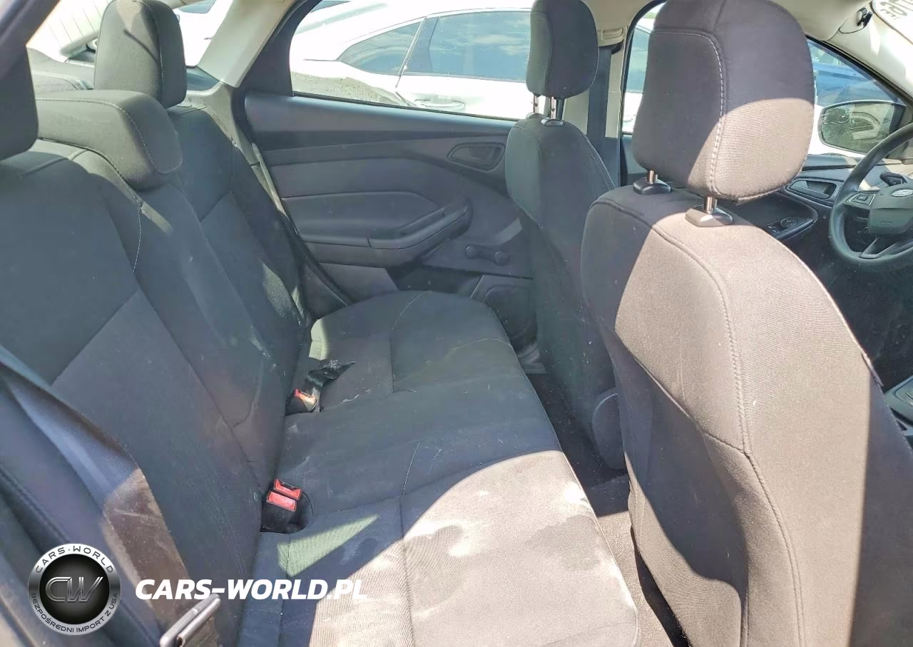 2016 Ford Focus S VIN:1FADP3E22GL357087 - 10