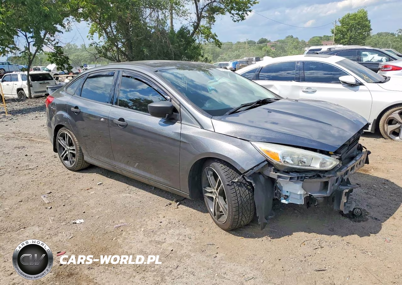 2016 Ford Focus S VIN:1FADP3E22GL357087 - 4