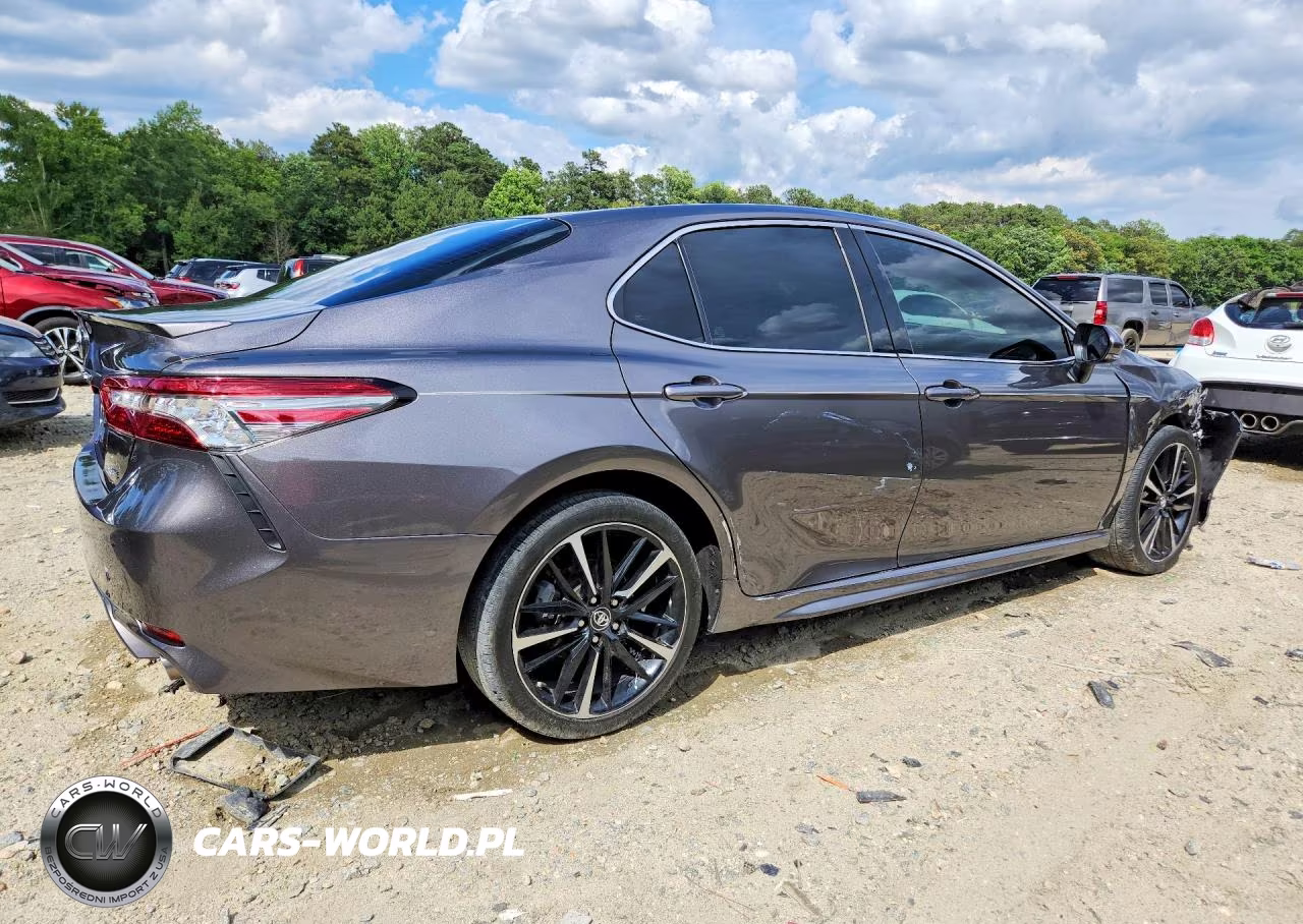 2018 Toyota Camry Xse VIN:4T1B61HK2JU037348 - 3
