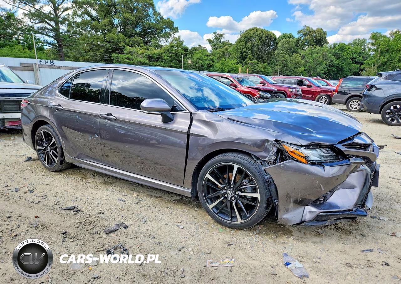 2018 Toyota Camry Xse VIN:4T1B61HK2JU037348 - 4