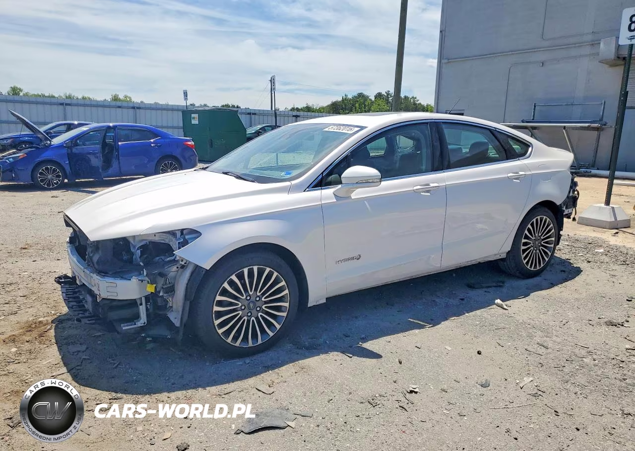 2017 Ford Fusion Titanium Hev – zdjęcie 1 z 12