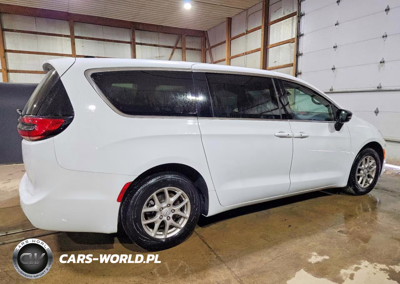 2025 Chrysler Pacifica Select VIN:2C4RC1BGXSR576962 - 3