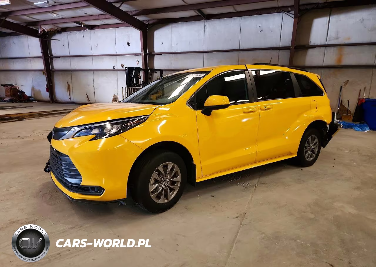 2025 Toyota Sienna Le
