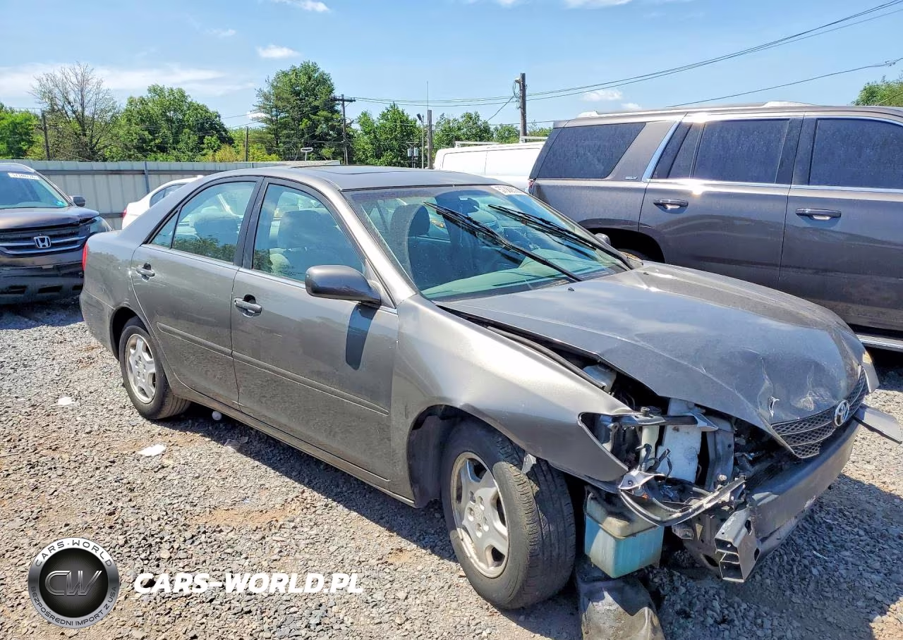 2002 Toyota Camry Le V6 VIN:4T1BF32KX2U519376 - 4