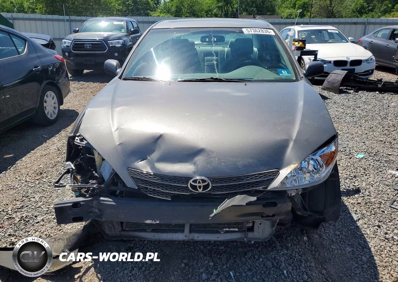 2002 Toyota Camry Le V6 VIN:4T1BF32KX2U519376 - 5