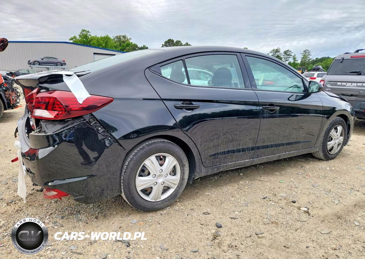 2019 Hyundai Elantra Se VIN:5NPD74LF1KH468099 - 3