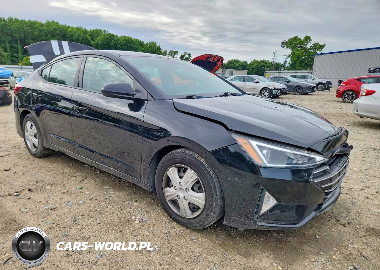 2019 Hyundai Elantra Se VIN:5NPD74LF1KH468099 - 4