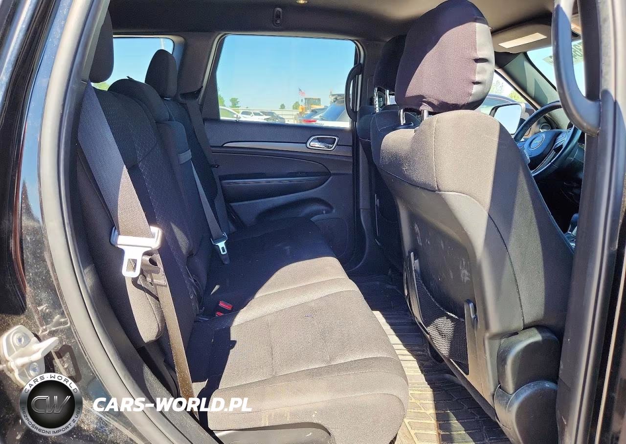 2018 Jeep Grand Cherokee Laredo VIN:1C4RJFAG3JC187866 - 11