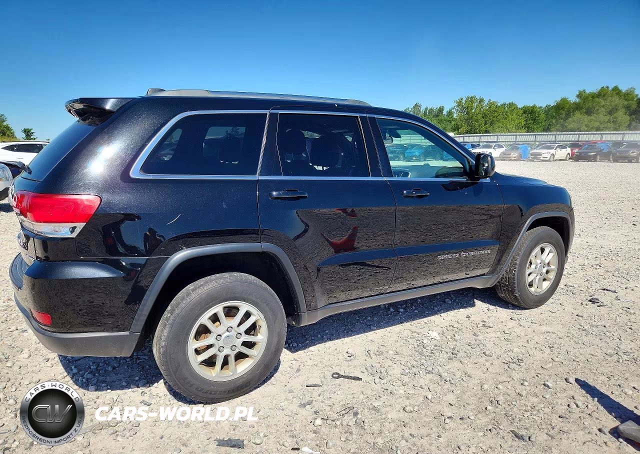 2018 Jeep Grand Cherokee Laredo VIN:1C4RJFAG3JC187866 - 3