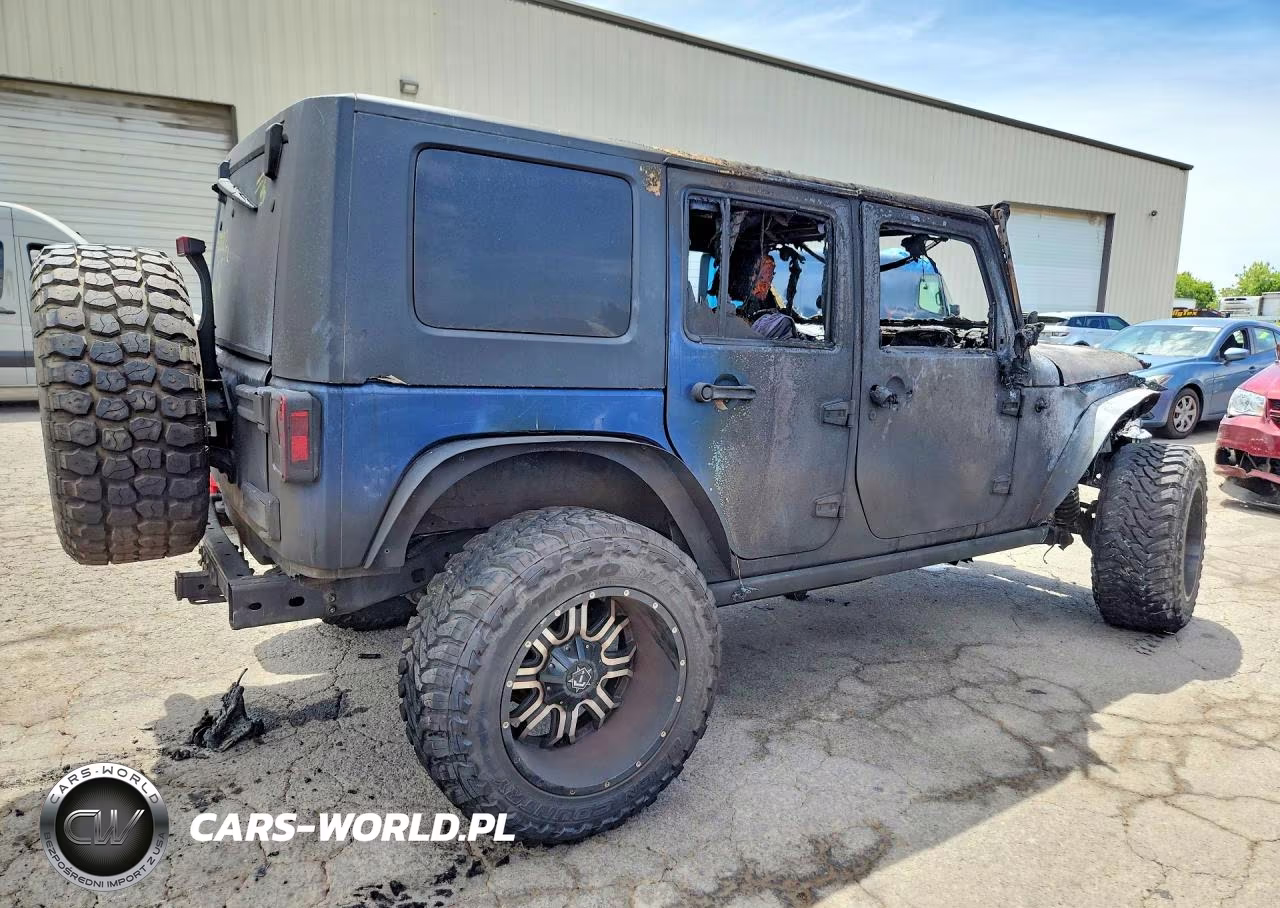 2009 Jeep Wrangler Unlimited Rubicon VIN:1J4GA69109L763099 - 3