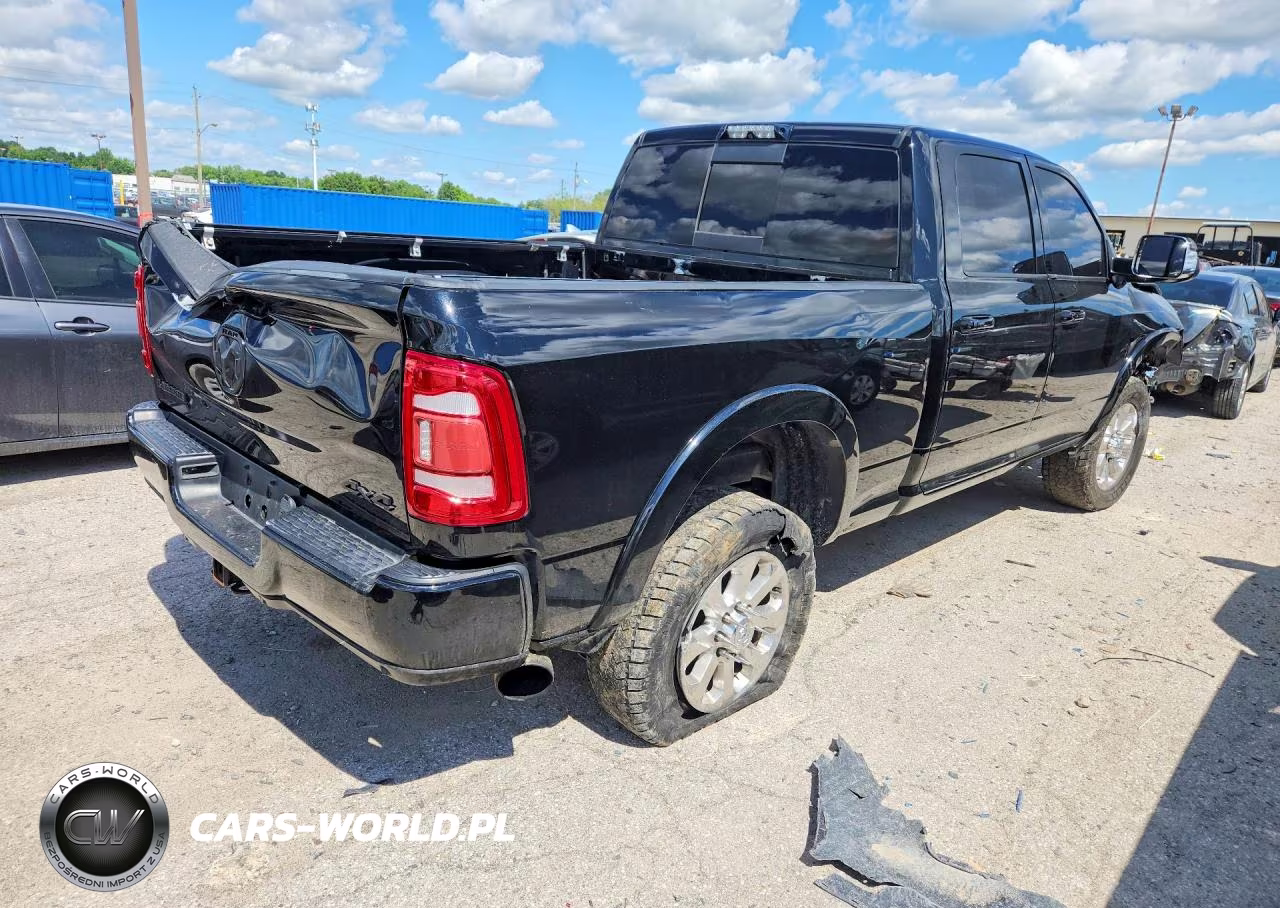 2019 Ram 2500 Laramie VIN:3C6UR5FL3KG713826 - 3