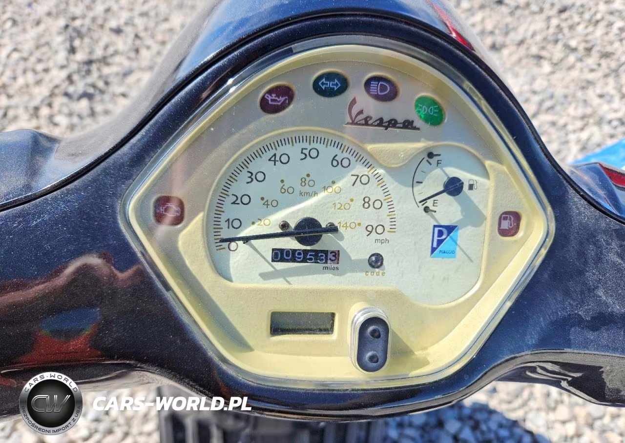 2013 Vespa Lx 150Ie VIN:ZAPM688F8D5003890 - 7