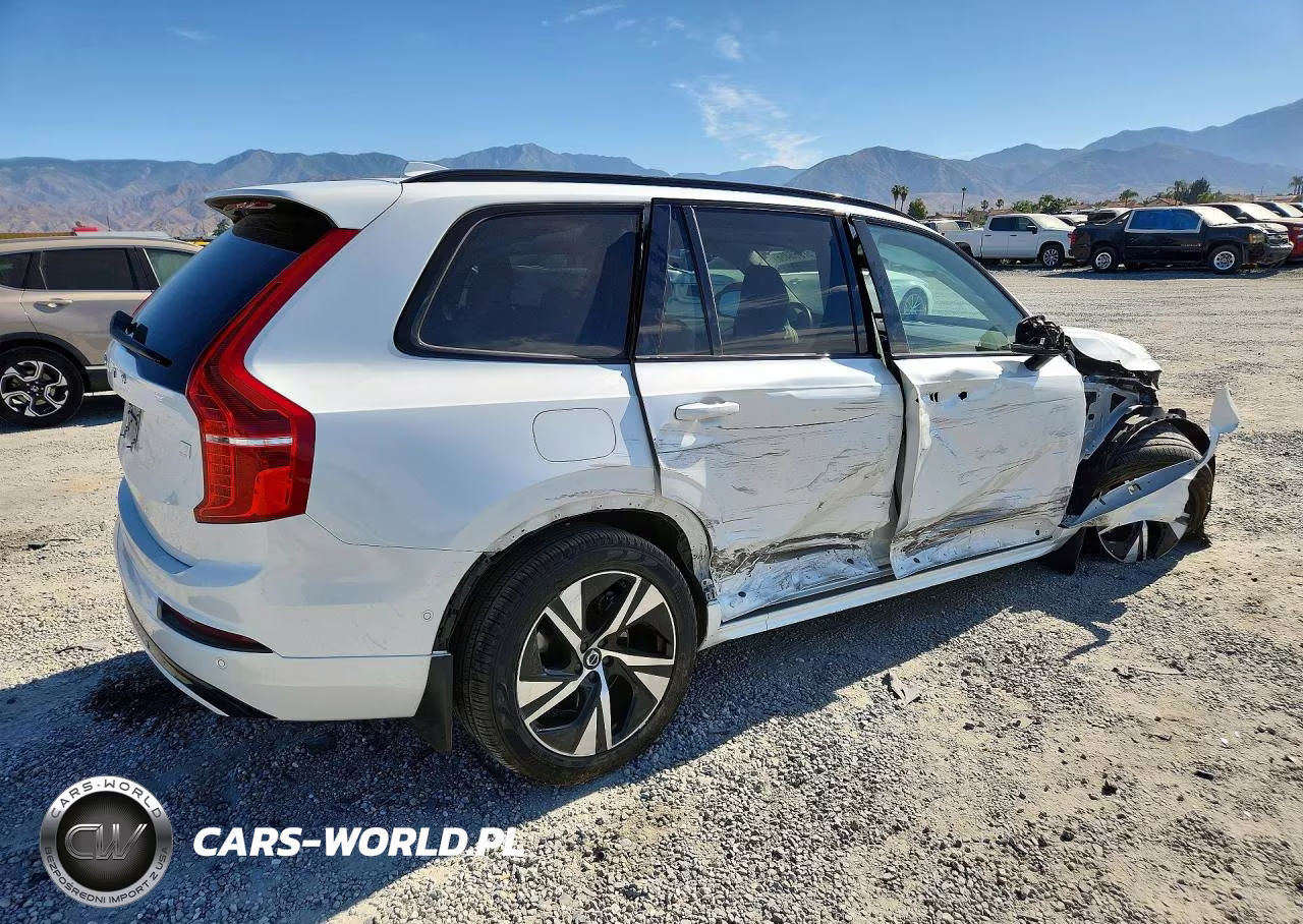 2023 Volvo Xc90 Plus VIN:YV4H60CW9P1910250 - 3