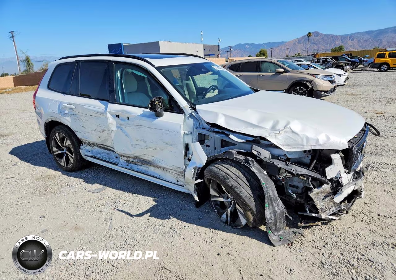 2023 Volvo Xc90 Plus VIN:YV4H60CW9P1910250 - 4