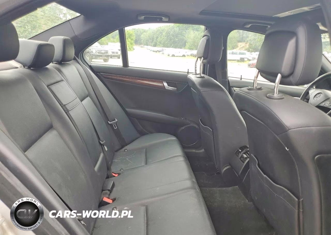 2010 Mercedes-Benz C 300 4Matic VIN:WDDGF8BBXAR119767 - 10