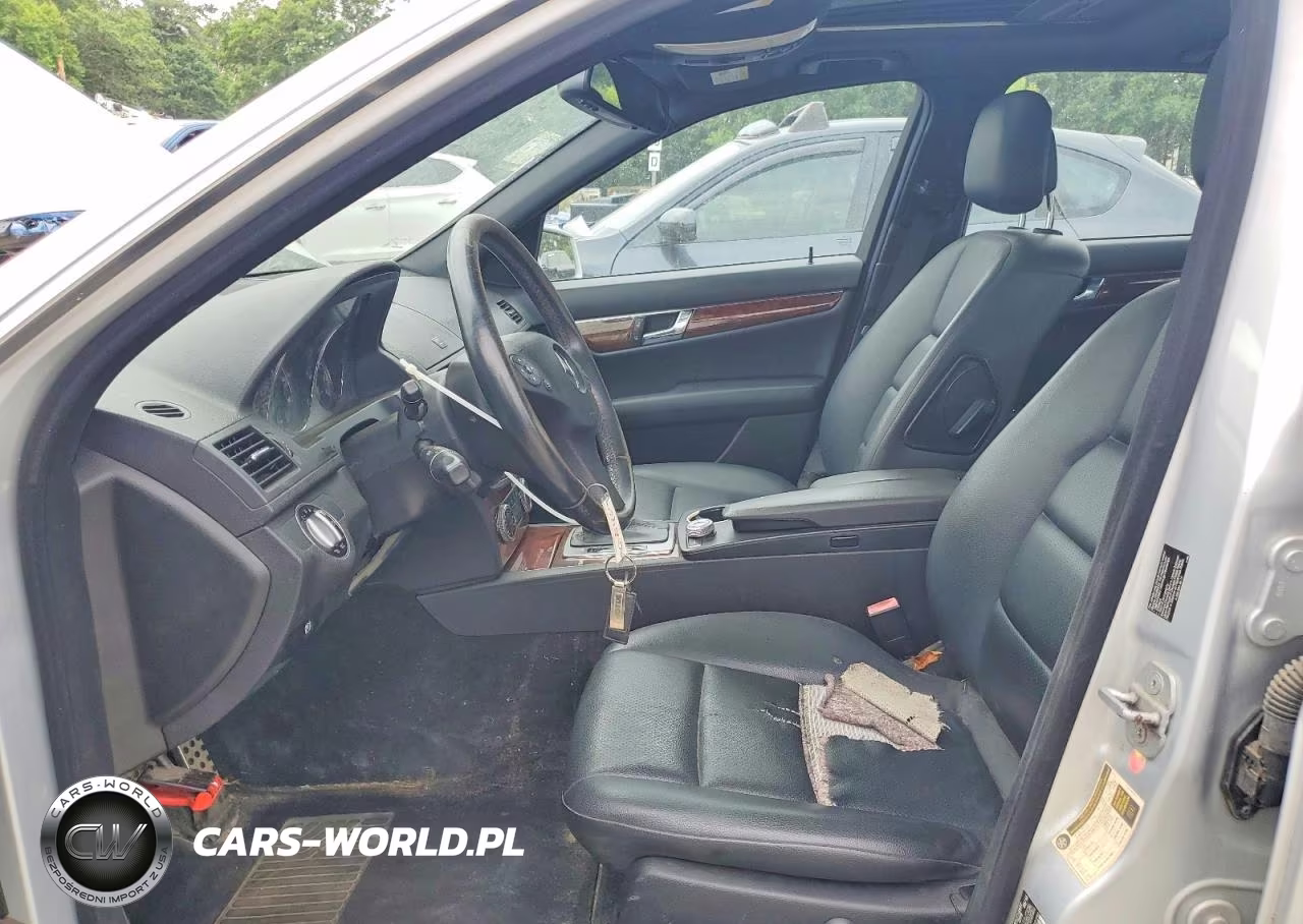 2010 Mercedes-Benz C 300 4Matic VIN:WDDGF8BBXAR119767 - 7