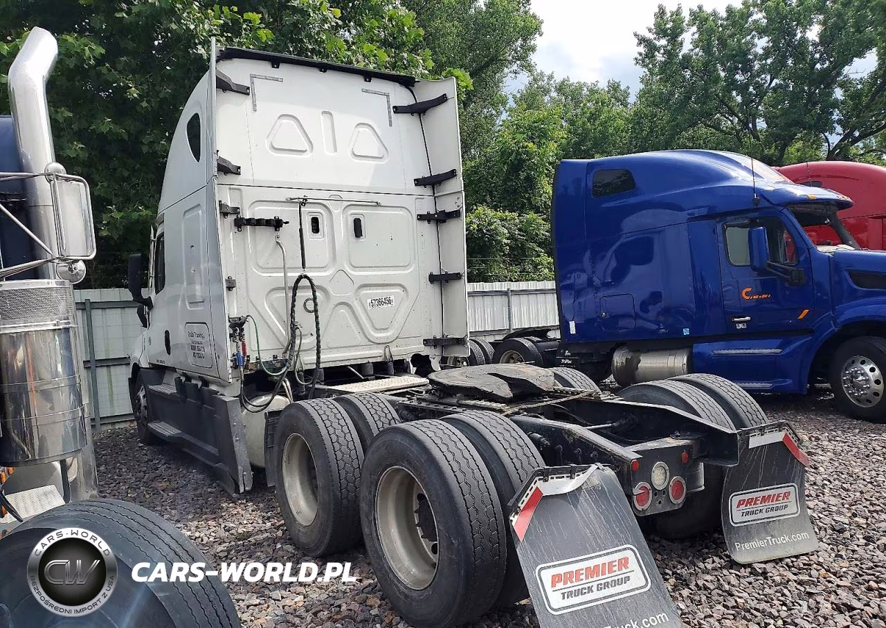 2020 Freightliner Cascadia 126 Semi Truck VIN:3AKJHHDR8LSMG6730 - 3