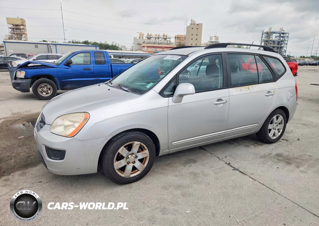 2009 Kia Rondo Base
