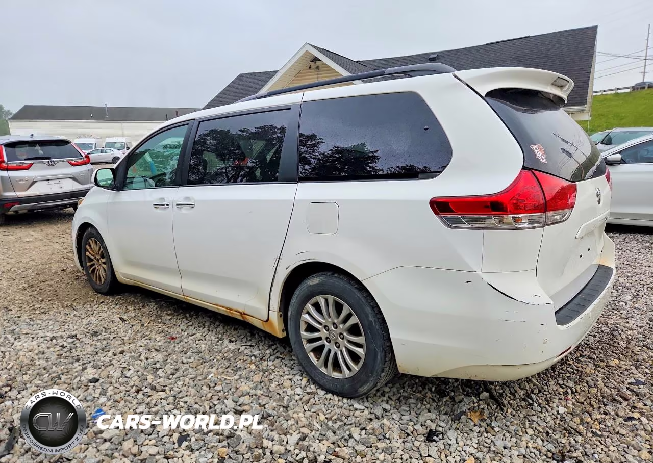 2013 Toyota Sienna Xle 8-Passenger VIN:5TDYK3DC2DS382540 - 2