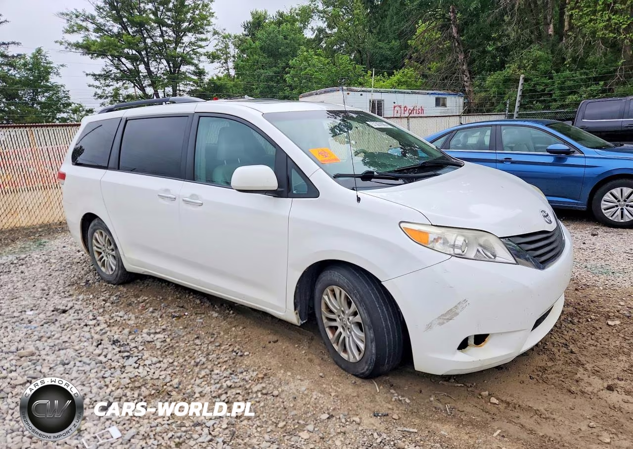 2013 Toyota Sienna Xle 8-Passenger VIN:5TDYK3DC2DS382540 - 4