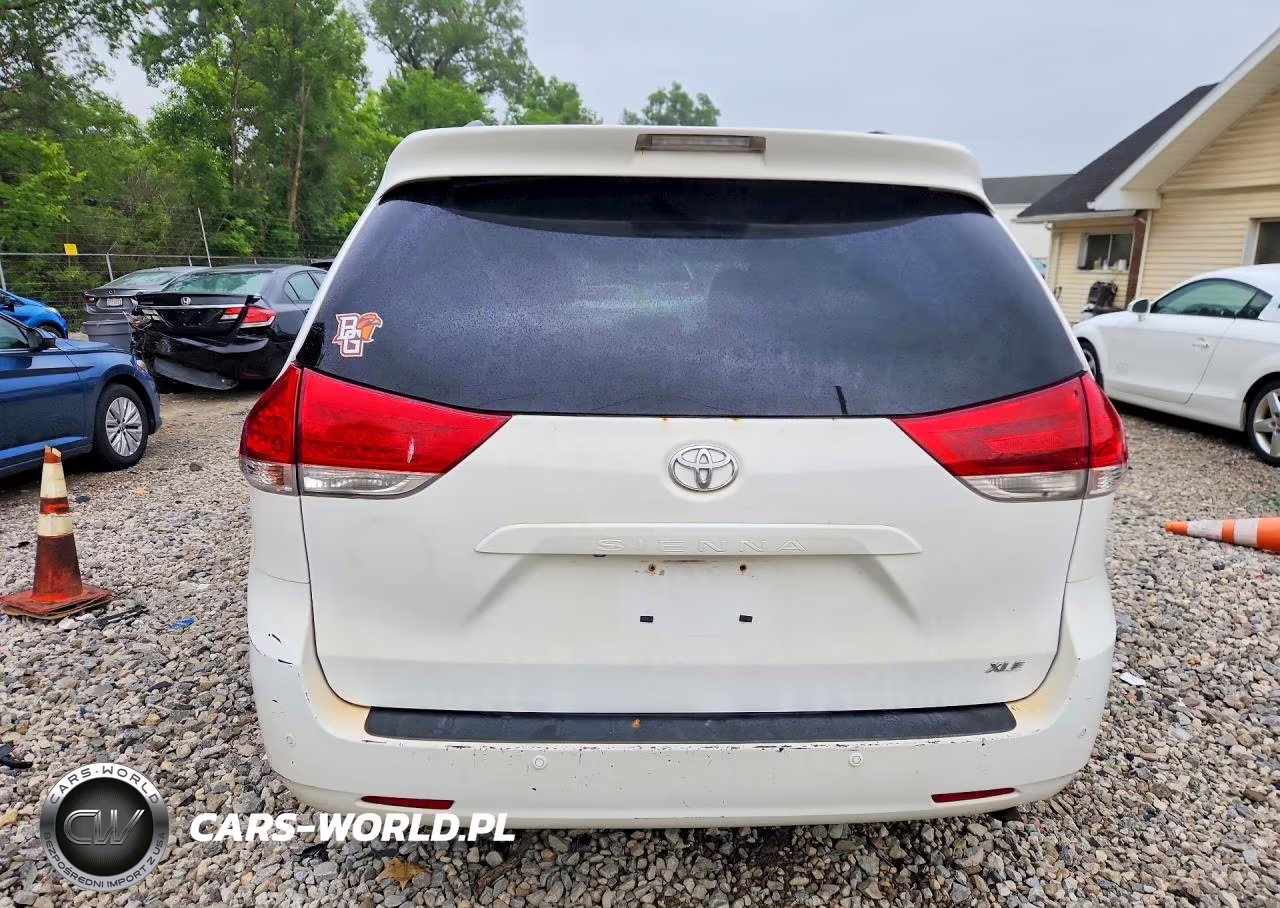 2013 Toyota Sienna Xle 8-Passenger VIN:5TDYK3DC2DS382540 - 6