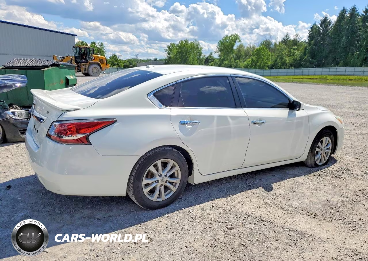 2014 Nissan Altima 2.5 S VIN:1N4AL3AP2EN244533 - 3