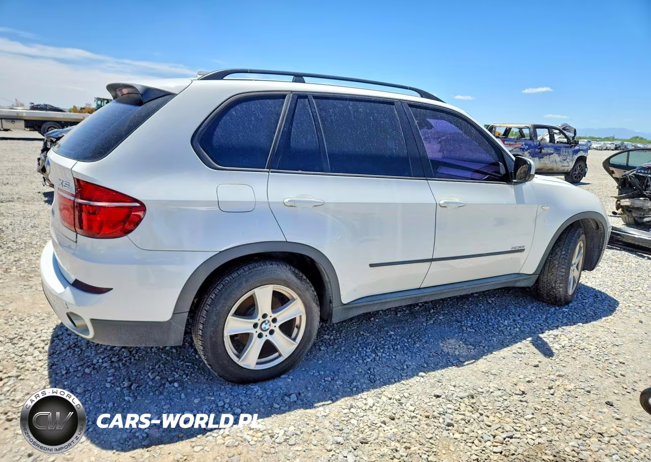 2012 BMW X5 xDrive35I VIN:5UXZV4C51CL987412 - 3