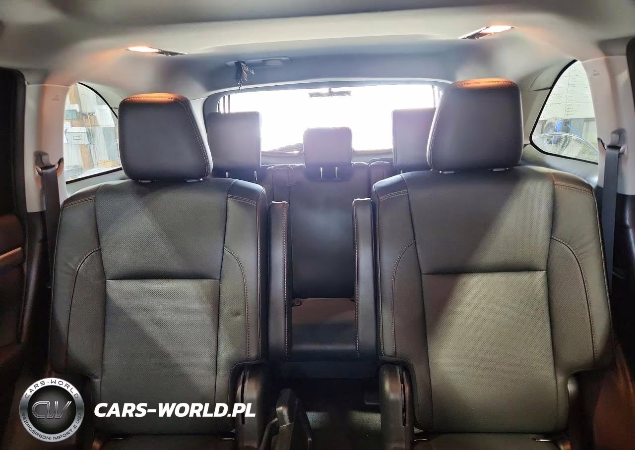 2019 Toyota Highlander Limited Platinum VIN:5TDDZRFH7KS737494 - 10
