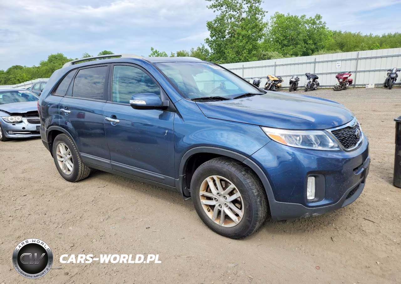 2015 Kia Sorento Lx VIN:5XYKT4A6XFG579804 - 4