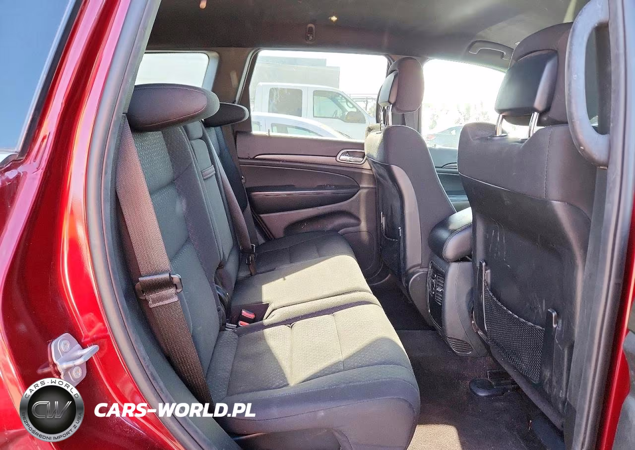 2018 Jeep Grand Cherokee Laredo VIN:1C4RJEAG0JC181792 - 10