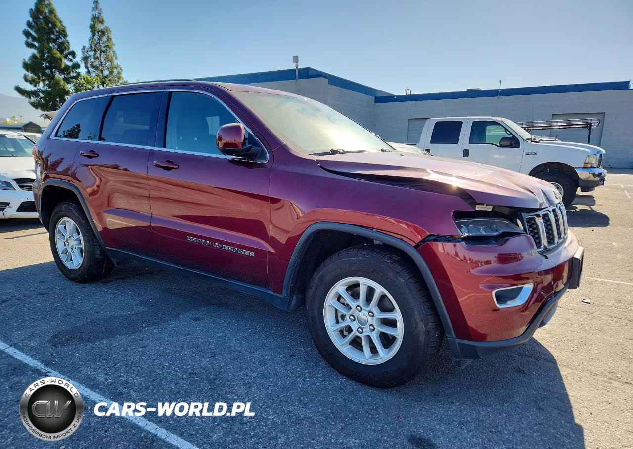 2018 Jeep Grand Cherokee Laredo VIN:1C4RJEAG0JC181792 - 4