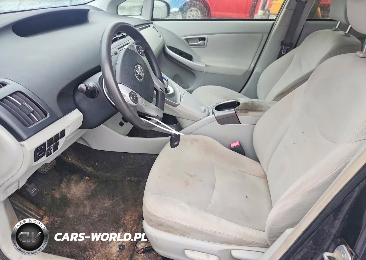 2012 Toyota Prius Two VIN:JTDKN3DU3C1551630 - 7