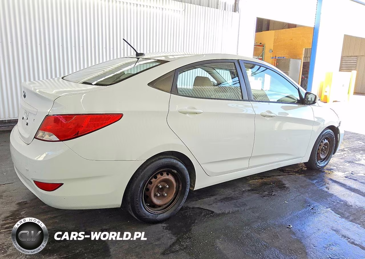 2015 Hyundai Accent Gls VIN:KMHCT4AE9FU860546 - 3