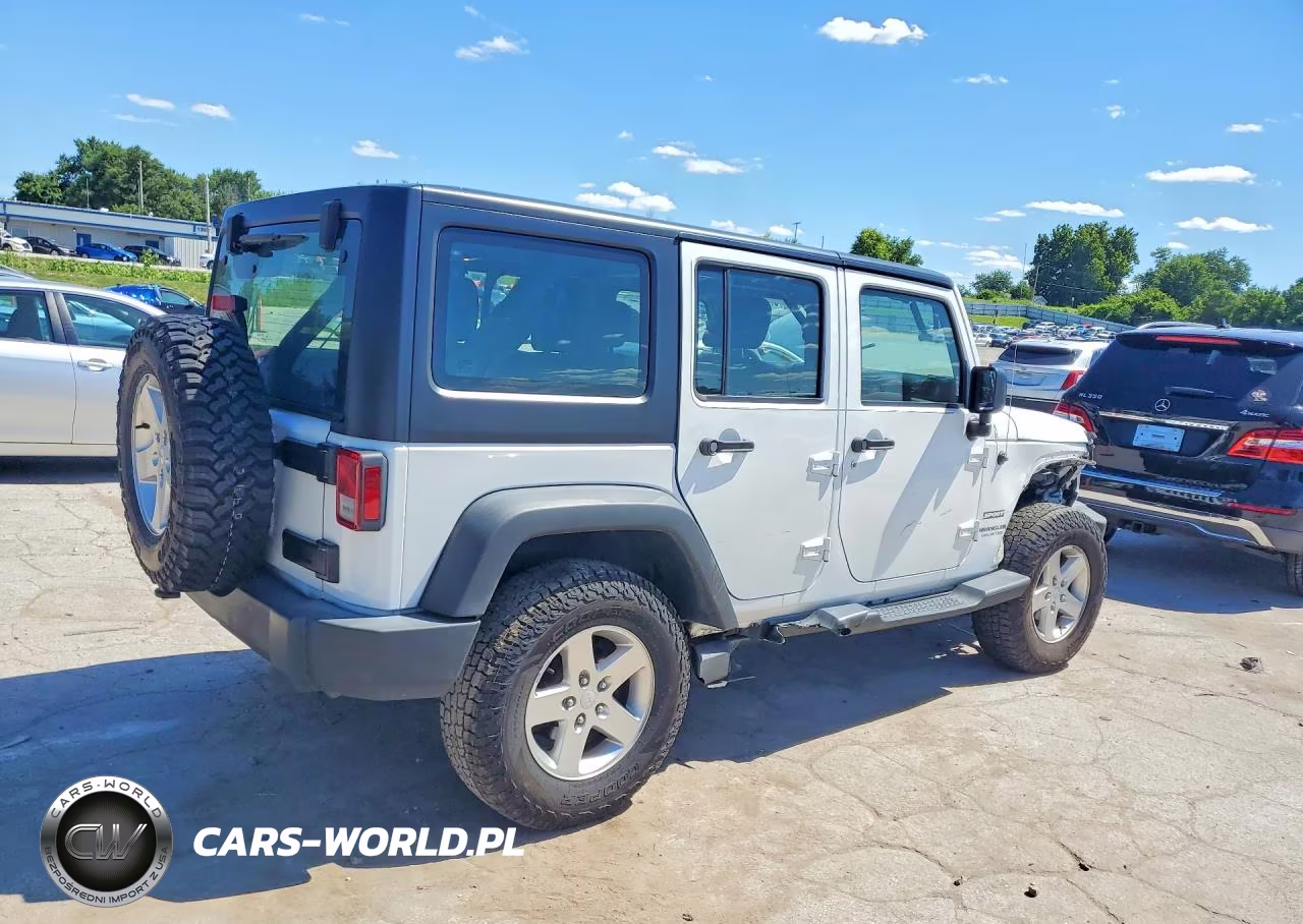 2016 Jeep Wrangler Unlimited Sport VIN:1C4BJWDG3GL170989 - 3