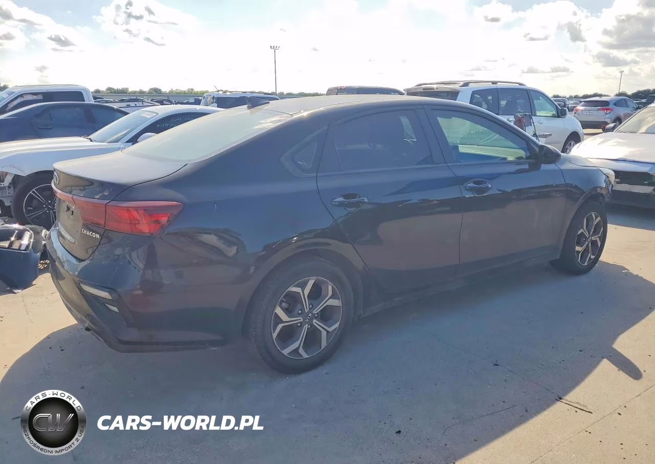 2021 Kia Forte Lxs VIN:3KPF24AD1ME290596 - 3