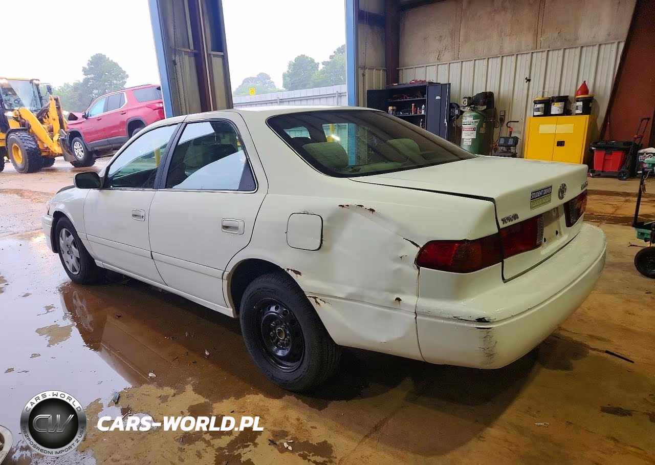 2000 Toyota Camry Ce VIN:4T1BG22K2YU618015 - 2