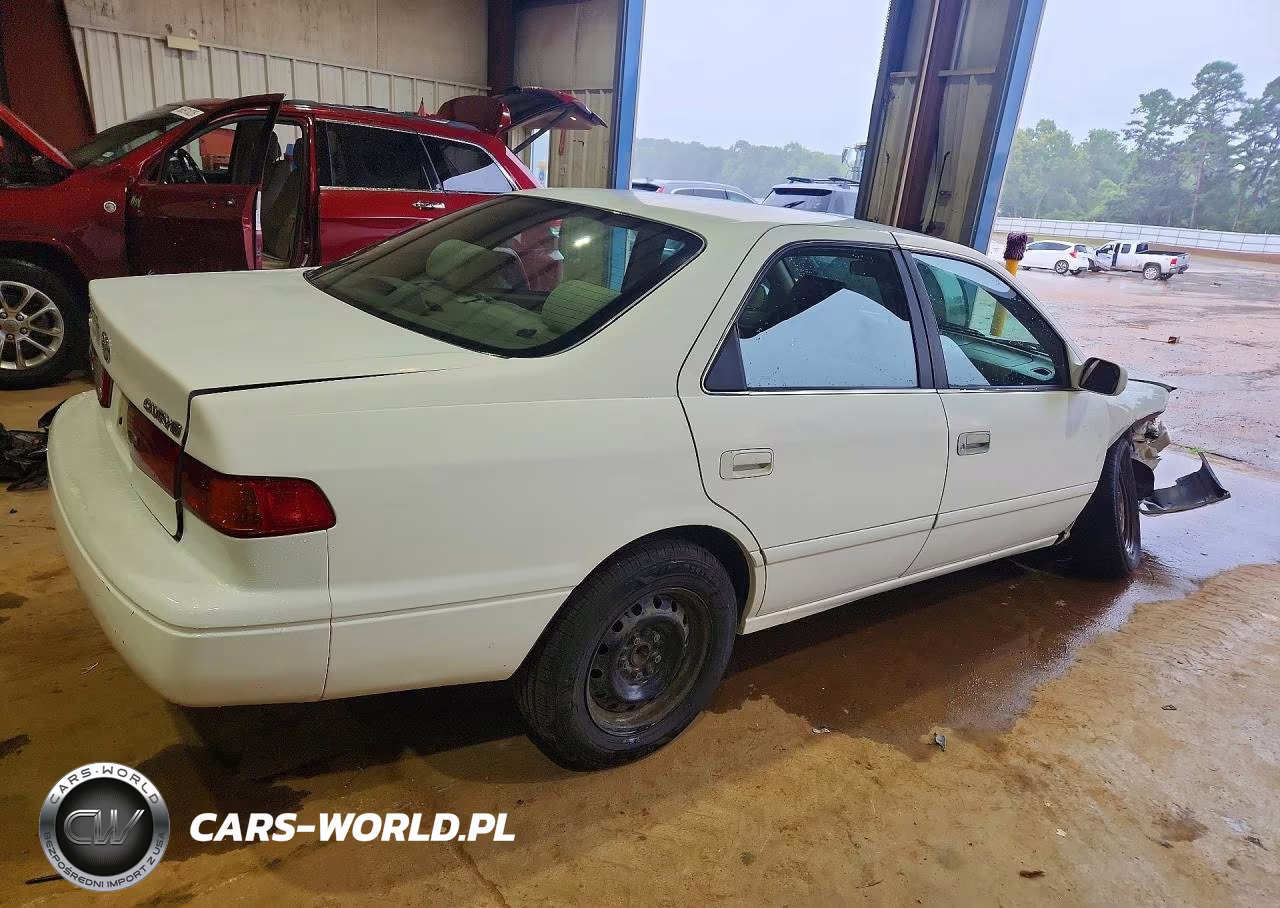2000 Toyota Camry Ce VIN:4T1BG22K2YU618015 - 3