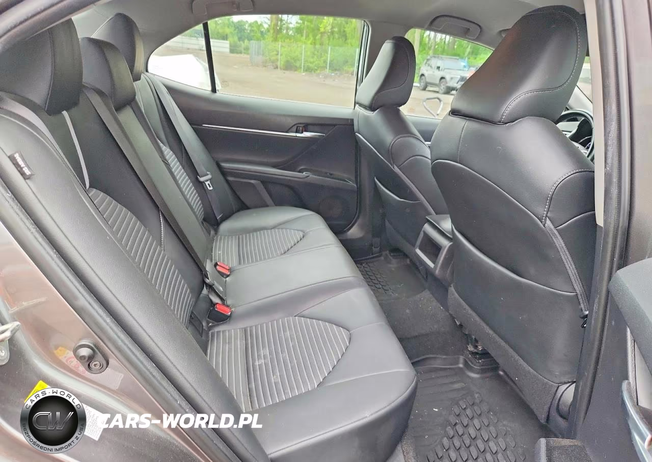 2018 Toyota Camry Se VIN:4T1B11HK4JU529958 - 10